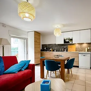 https://charmant-2-pices-climatis-au-cur-de-livron-sur-drme.hotels-rhonealpes.com